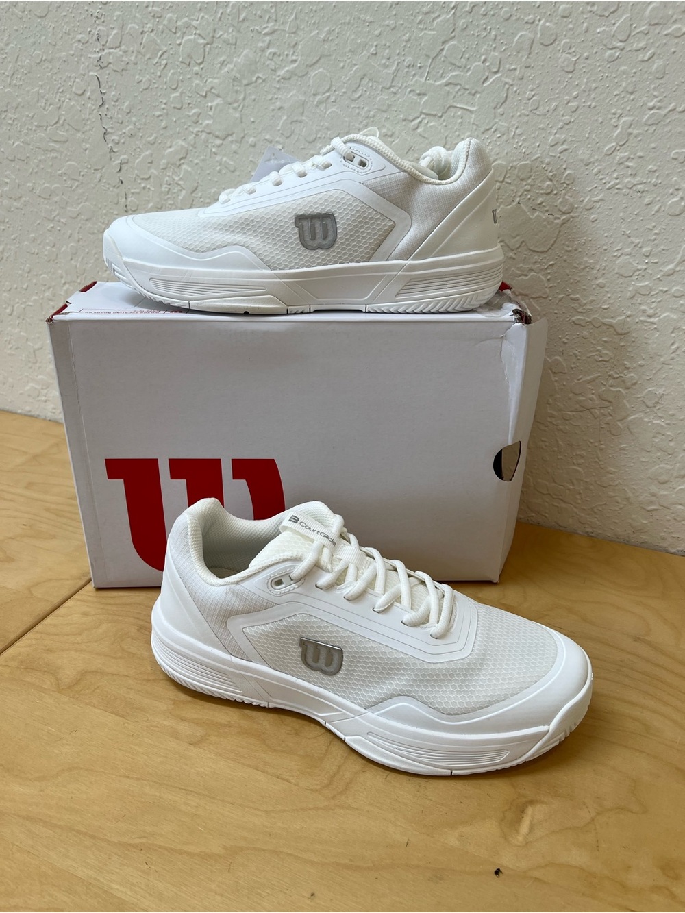Wilson Court Glide Men's All-White Lightweight Sneakers size 9.5